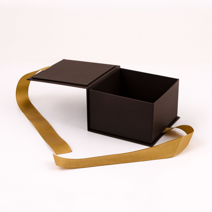 Подарункова ювелірна коробка коричнева