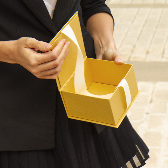 Подарункова ювелірна коробка золота