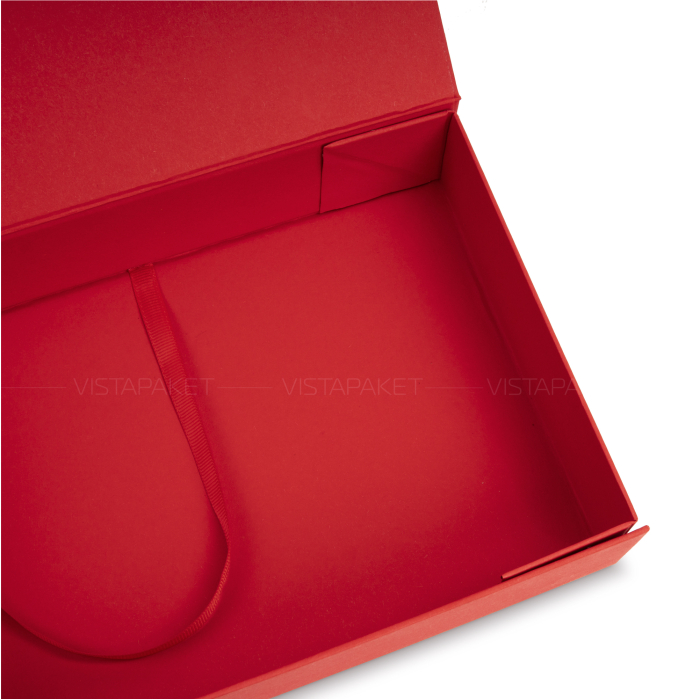 Подарункова коробка з палітурного картону червона
