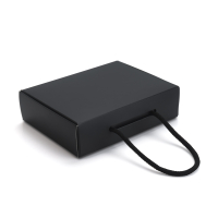 Коробка 17x13x4.5 см черная с шнурком