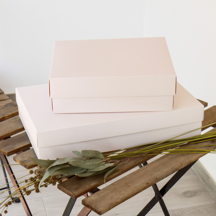 Подарункова коробка ніжно-рожева
