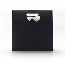 Коробка-пакет 34 x 35 x 14 см картонна чорна з стрічкою