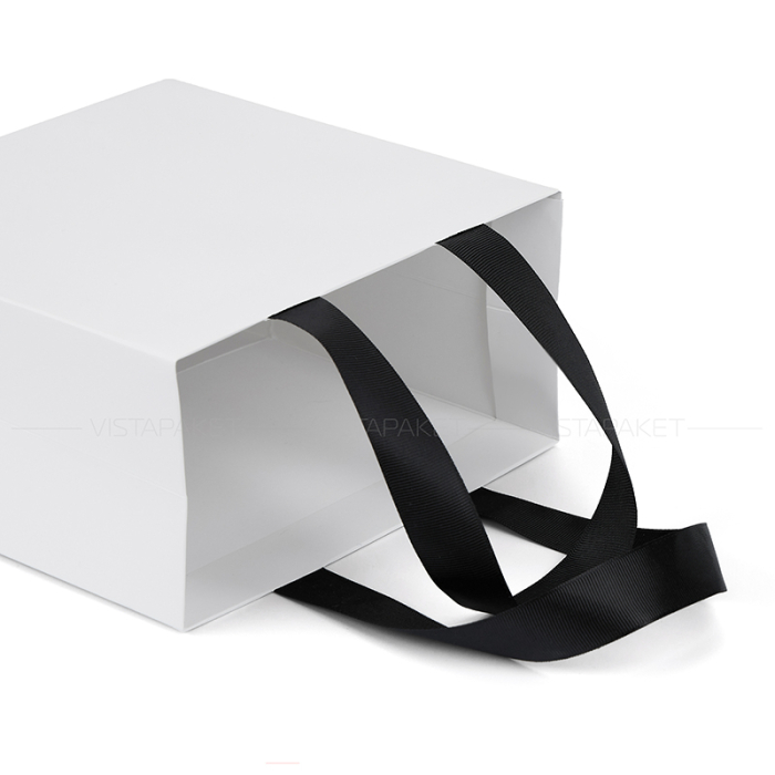 Пакет бумажный подарочный с большим дном и ручками-лентами